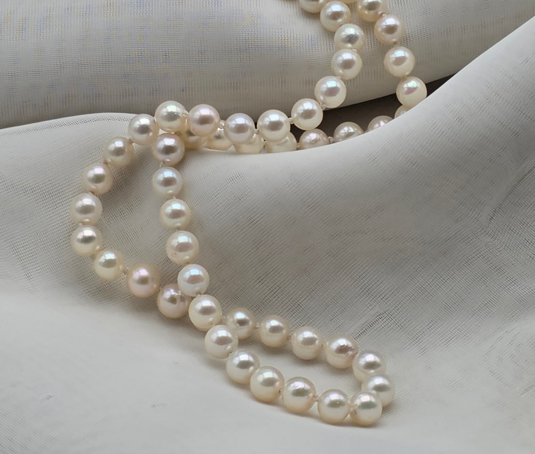 Akoya pearl necklace 5.5 to 6 mm, length 43 cm, white color with silver/rosy overtone, weight 19 g, - 3
