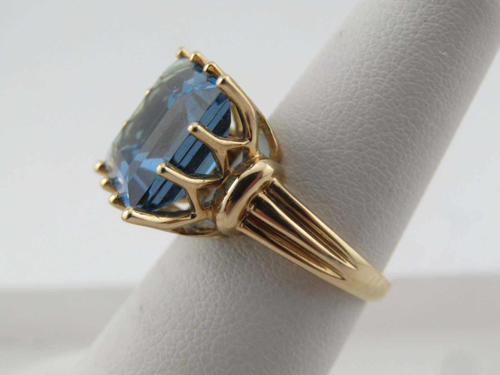Vintage 10kt Blue Topaz Square Ring, Sz. 6, 7.8 CTW, Signed MEDA - 2