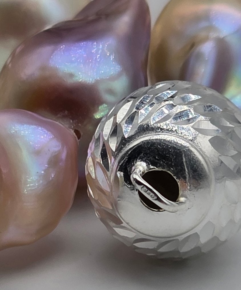 Necklace featuring imposingly sized nucleated baroque (Edison) pearls. This piece celebrates the - 3