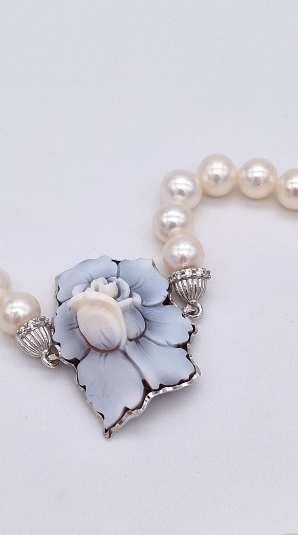 6.7 mm akoya pearl necklace with sardonyx cameo with 925 silver - 6