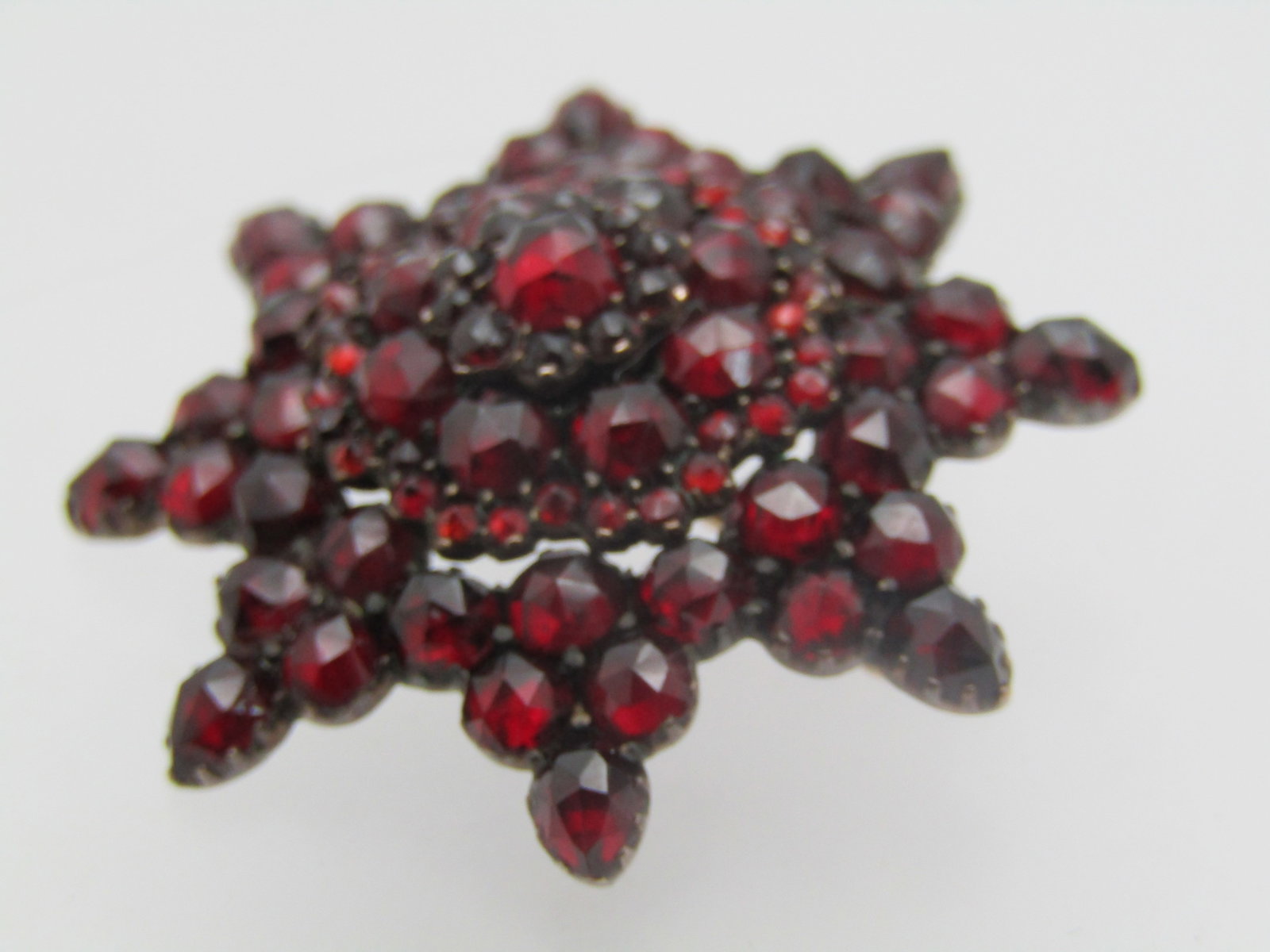 Antique 14kt Bohemian Garnet Brooch/Pendant, Star Shaped, Early 1900's - 3