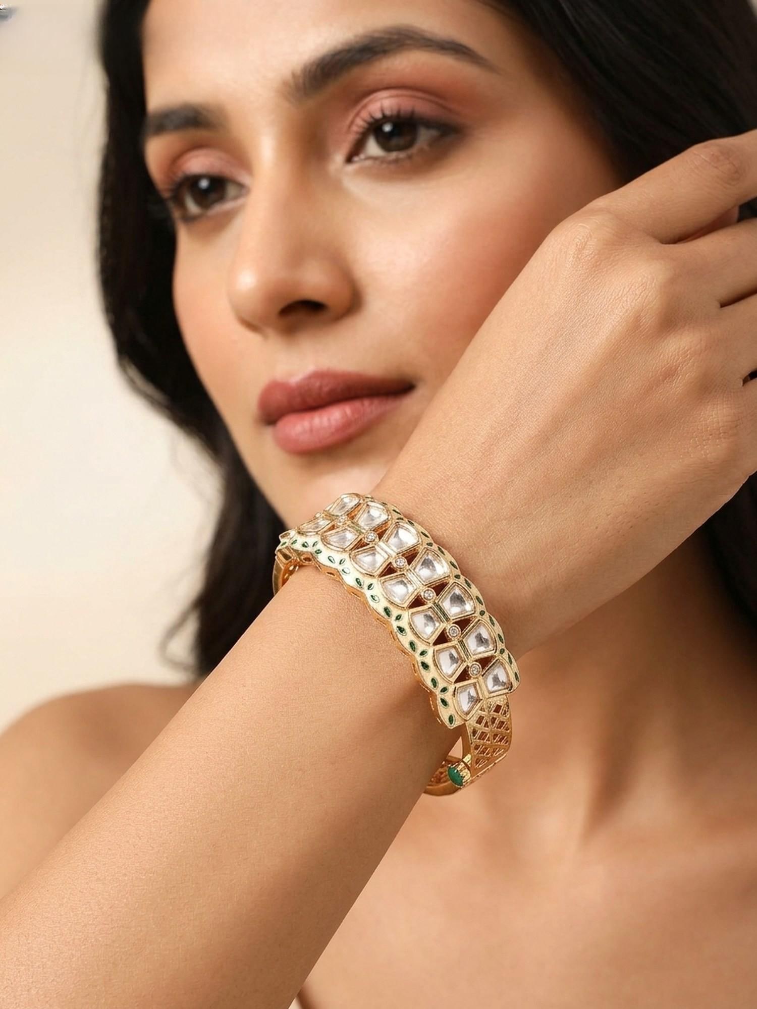 Pastel Meenakari Style Kundan Openable Bracelet: Title:Pastel Meenakari Style Kundan Openable Bracelet Reference:itemcode : JA0230 Reserve: $41.00 Shipping: Domestic: Flat-rate of $12.00 to anywhere within the contiguous U.S. International: Foreign