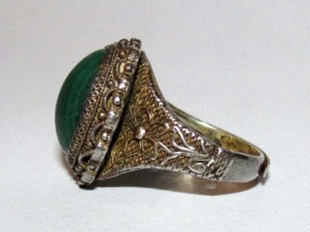 Chinese Sterling Silver Filigree and Green Malachite Cabochon Ring - 3
