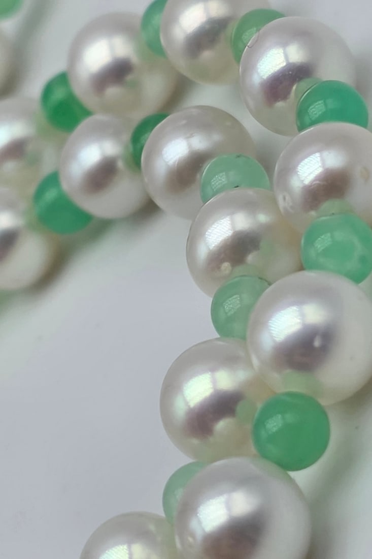 Necklace composed of 7 mm and 7.2 mm Akoya pearls, high-quality chrysoprase spacers (apple-shaped), - 5