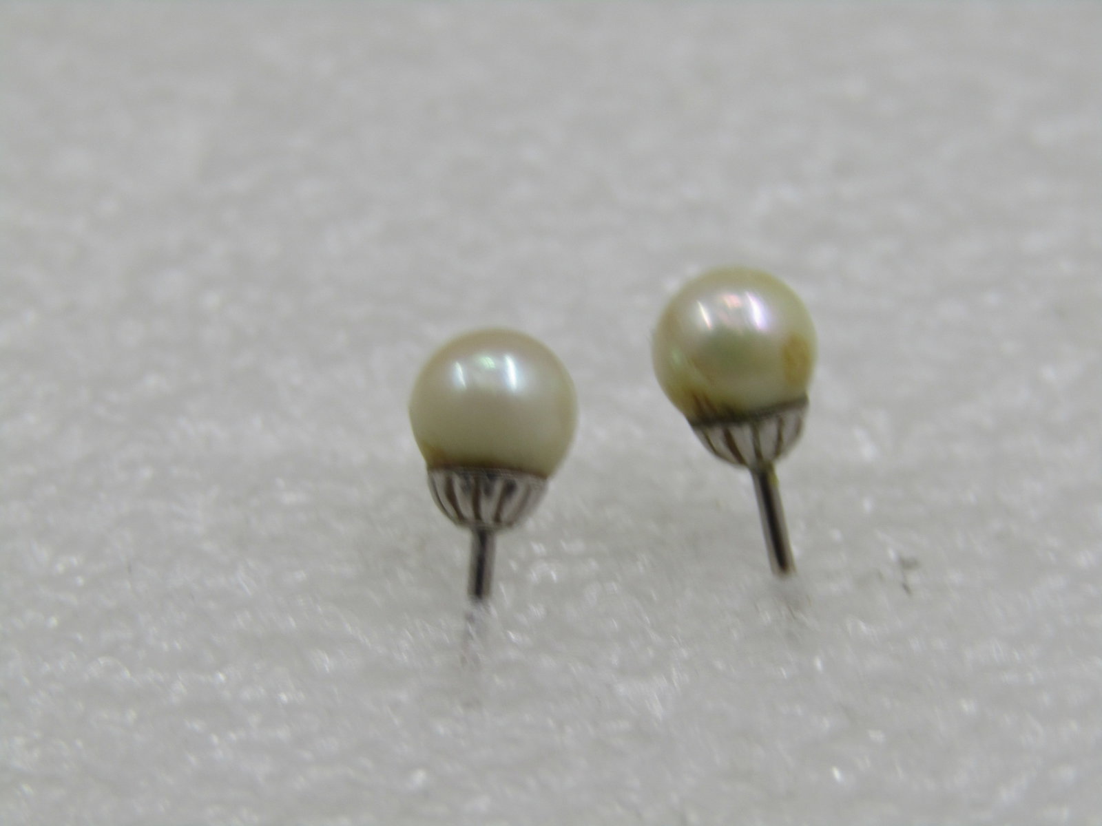 Vintage 14kt 5.5mm Real Pearl Stud Earrings, Pierced - 4