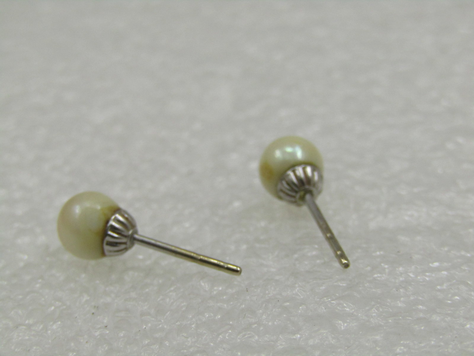 Vintage 14kt 5.5mm Real Pearl Stud Earrings, Pierced - 5