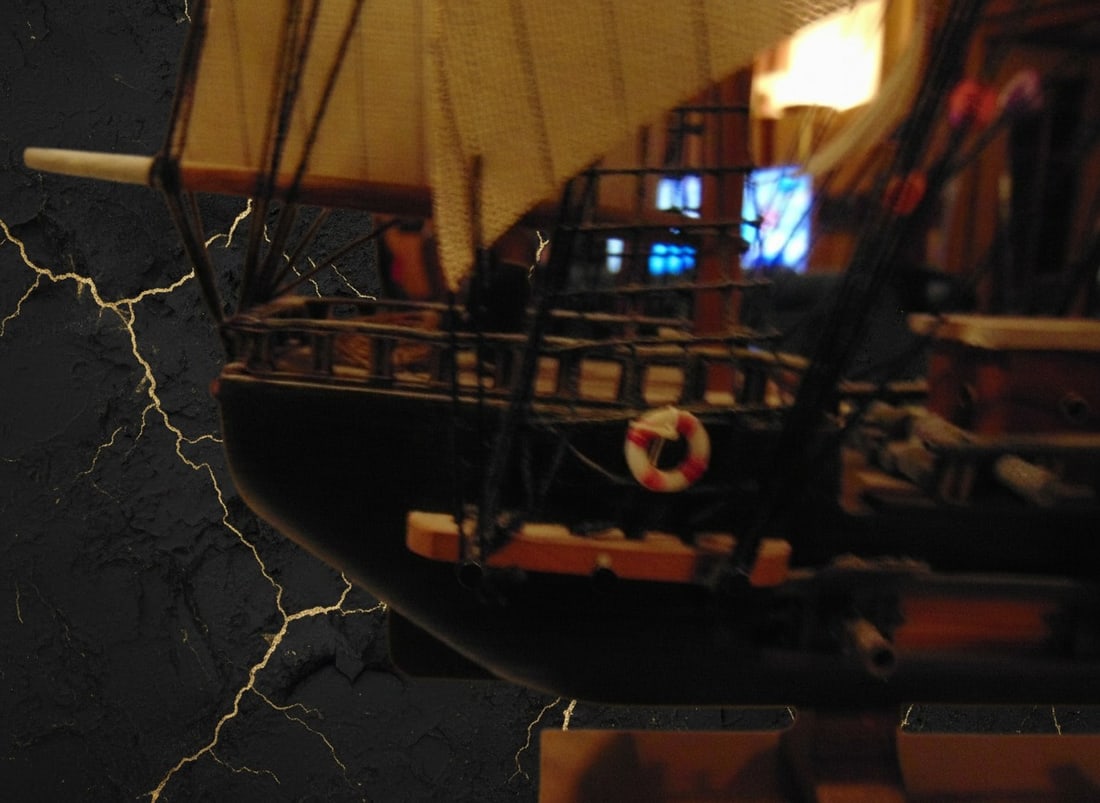 Large 20" Detailed Nautical Pirate Vessel Model Handcrafted Vintage Decor - 4