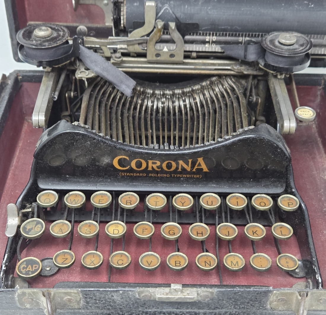 Vintage 1900s Portable Folding Typewriter w/ Case, Working Antique Machine - 3