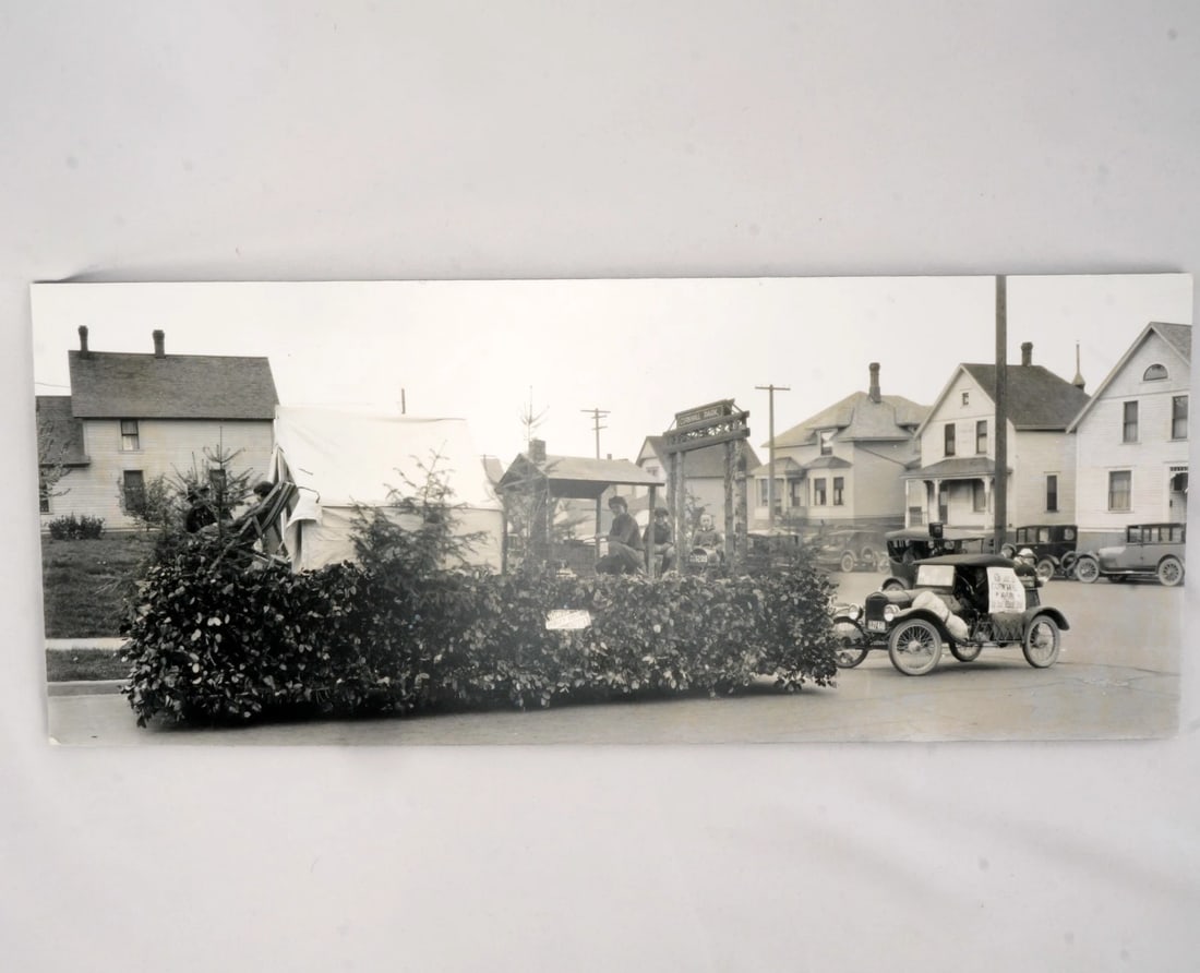 Two 1920s Photos Parade Floats Bellingham, WA - 3
