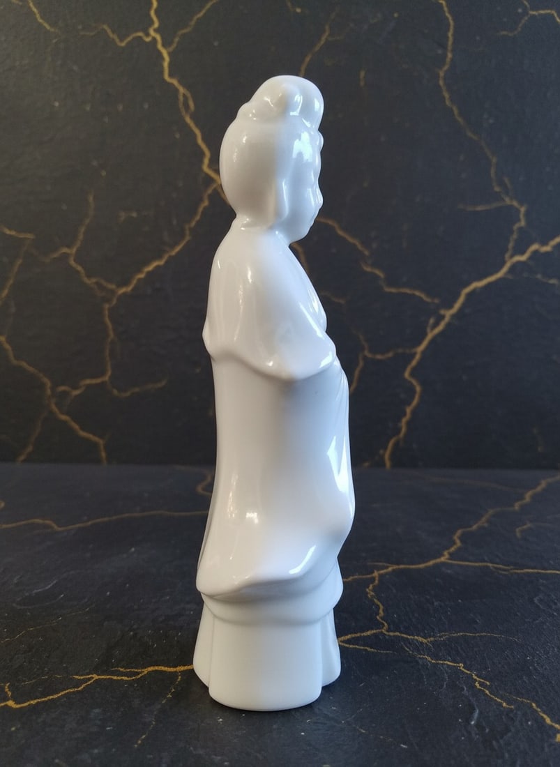 Small Vintage Japanese Geisha Figurine White Porcelain Ornament 4.5" - 5