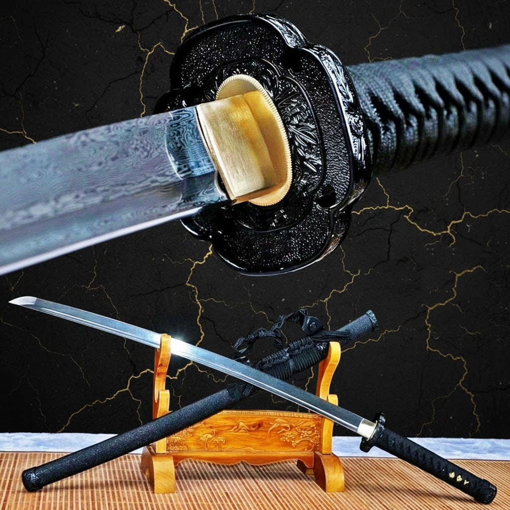 Hand-Forged Damascus Steel Katana Sharp Full Tang Japanese Samurai Sword: Title:Hand-Forged Damascus Steel Katana Sharp Full Tang Japanese Samurai Sword Description:This handmade sharp Japanese samurai katana sword is crafted from high-quality 1095 carbon steel, folded 11