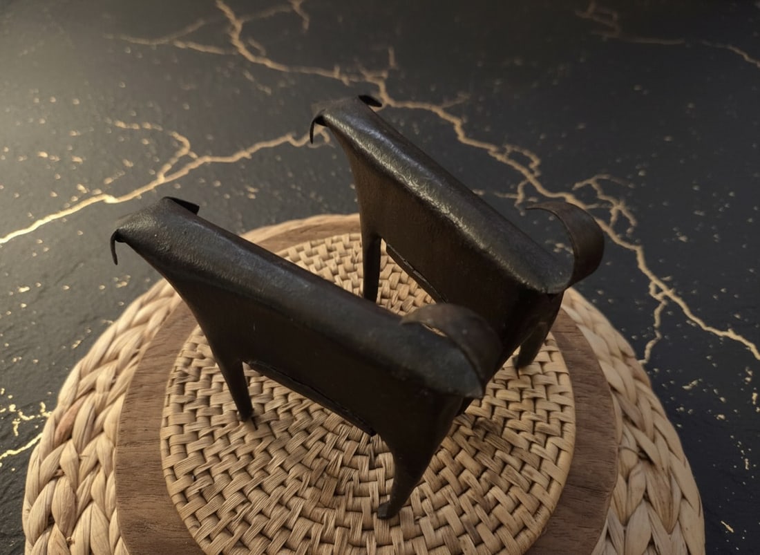Handcrafted Metal Cow Sculptures Set Modern Farmhouse Studio Art Decor 2pcs - 6