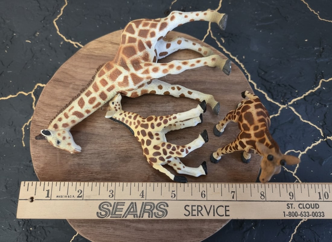 Vintage 1996 Giraffe Mother and Two Calves Safari Animal Toy Figure Set Lot - 8