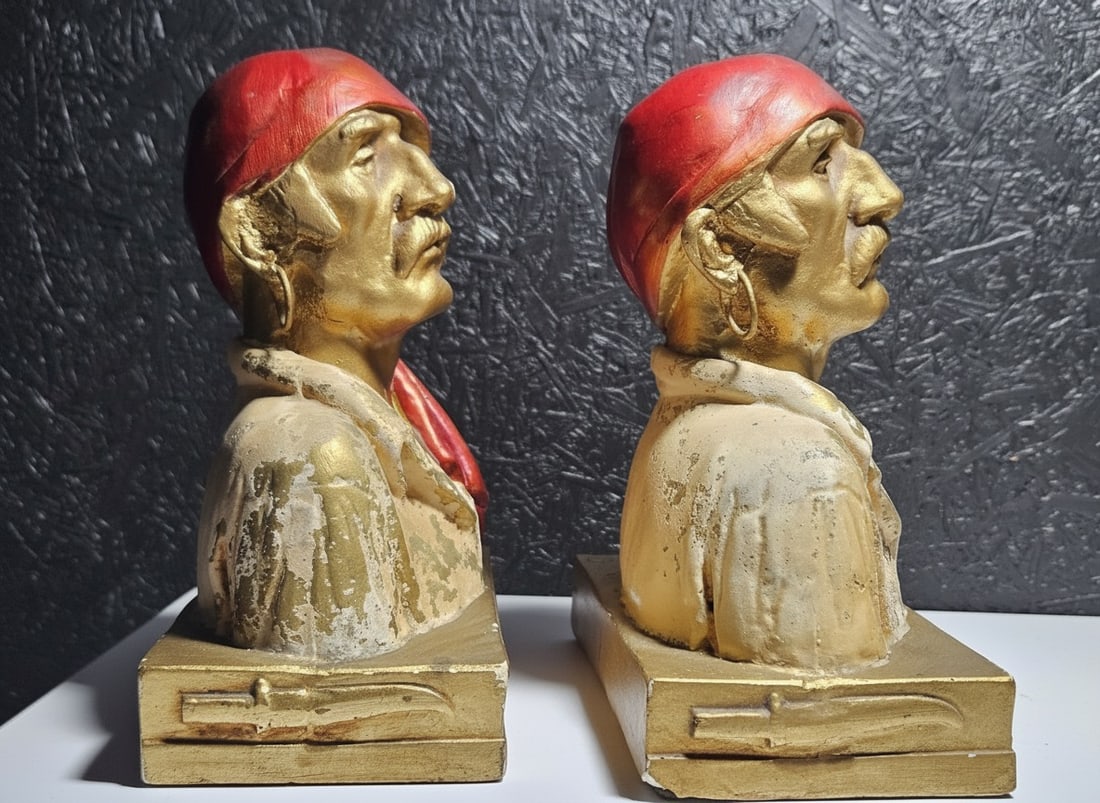 Vintage Chalkware Pirate Bookends Sculpted by Paul Herzel Nautical Decor - 2