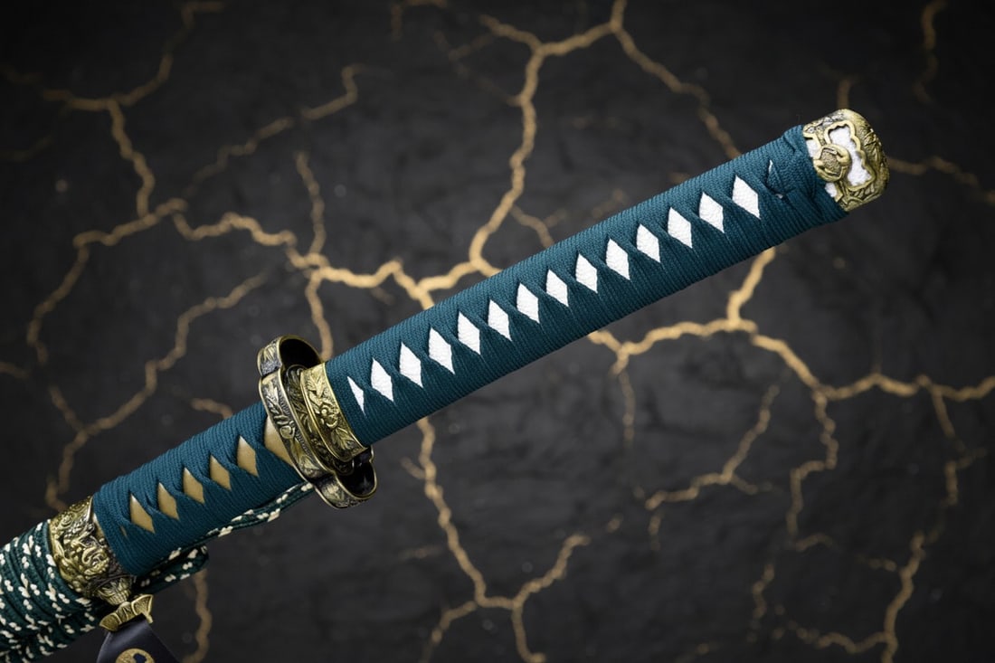 Hand-Forged 1095 Carbon Steel Japanese Tachi Sharp Functional Samurai Blade - 3