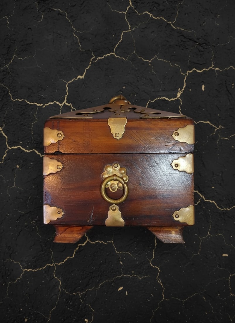 Vintage 1910 Korean Wood Keepsake Chest Brass Inlay Prayer Box - 3