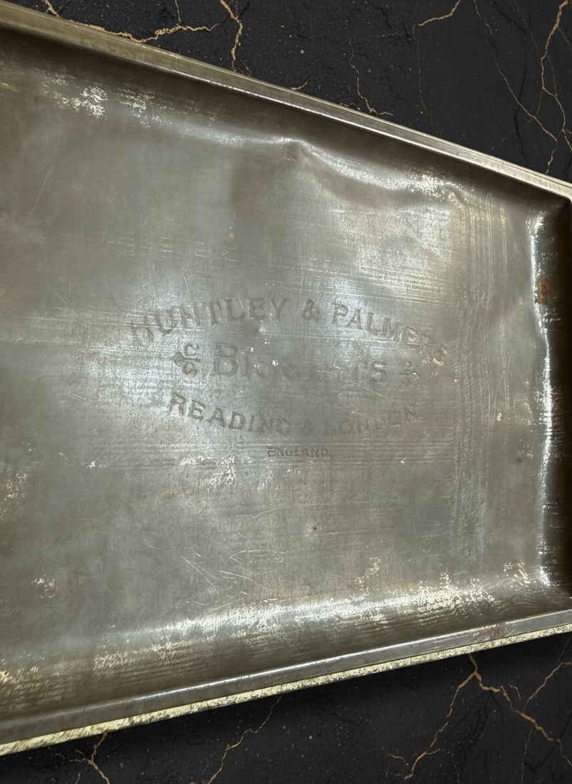 Vintage 1920s Sandalwood Style Biscuit Tin, Decorative Metal Storage Box - 7