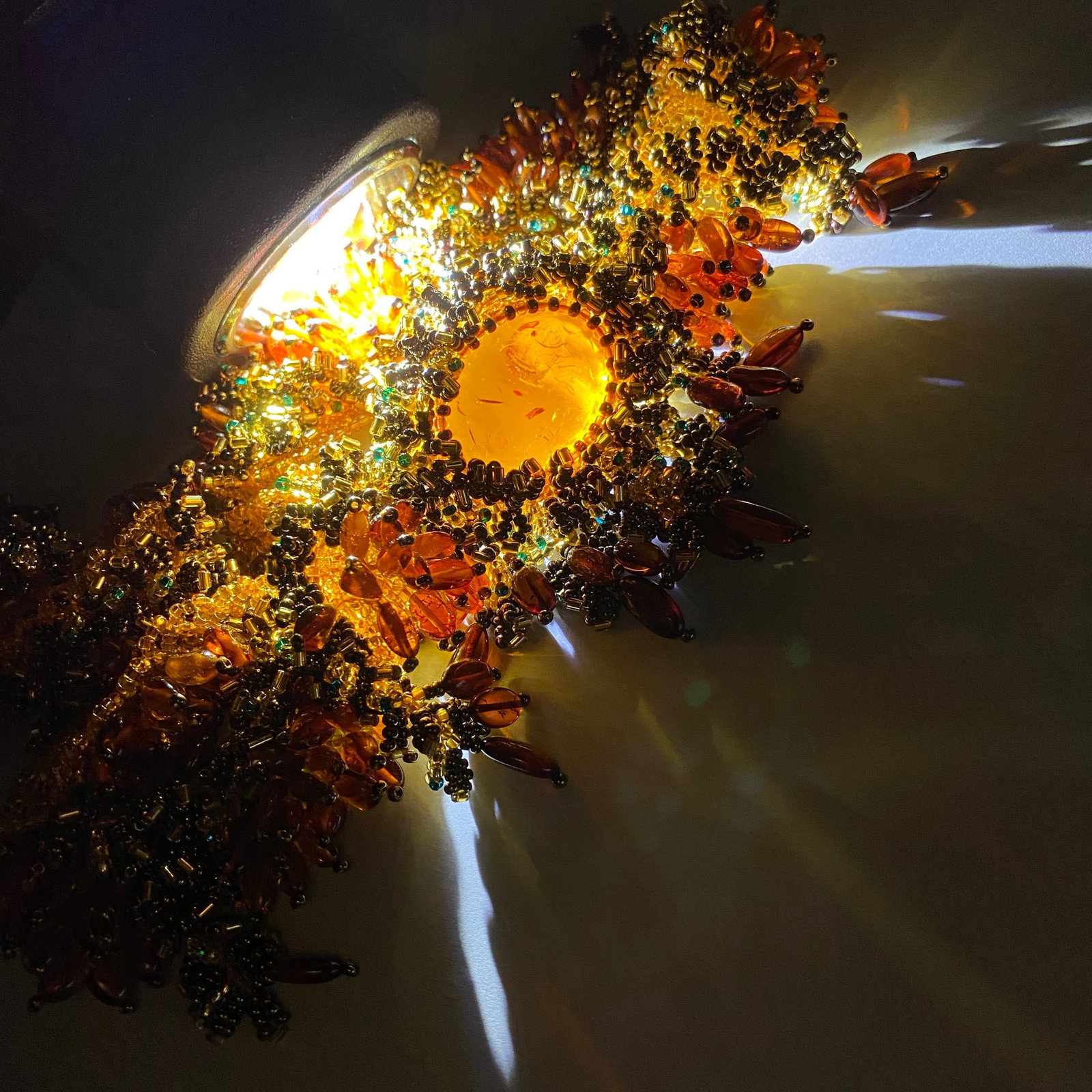 Unique and Remarkable Amber Bracelet and Necklace set made from Leaf Shaped Amber beads - 10