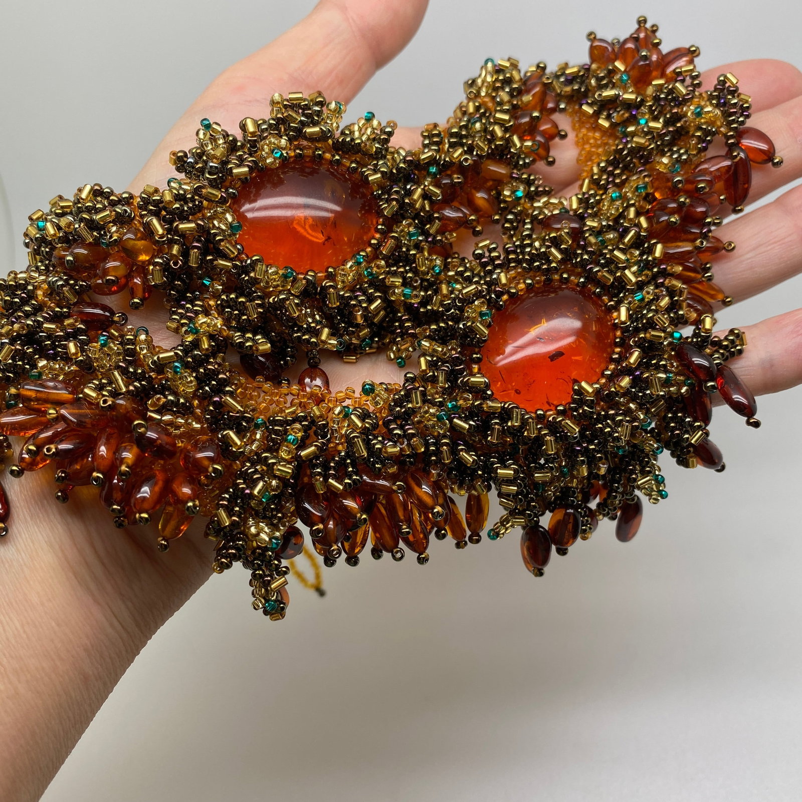 Unique and Remarkable Amber Bracelet and Necklace set made from Leaf Shaped Amber beads - 8