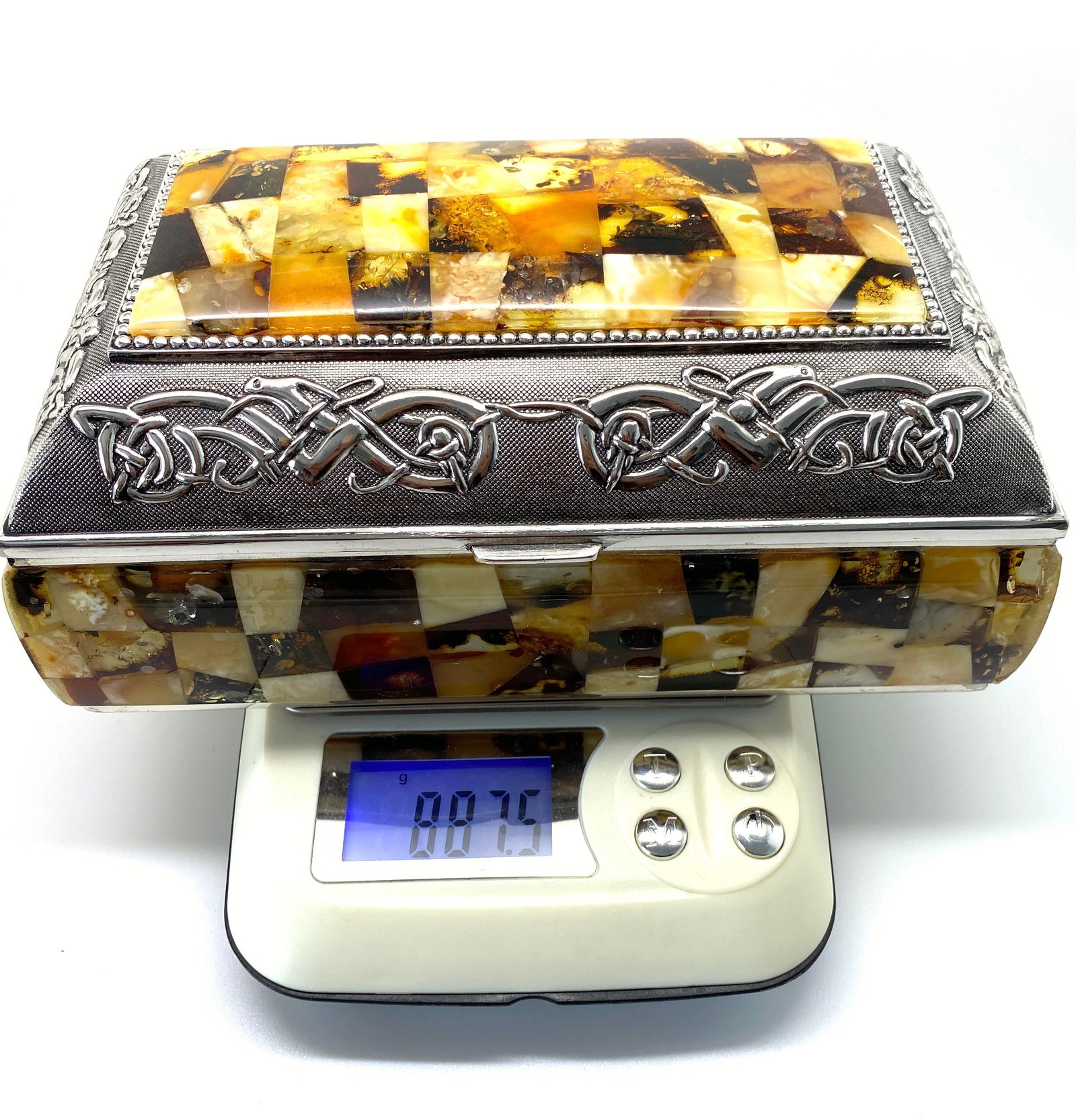 Staggering Unique Vintage Amber Jewellery box - 9