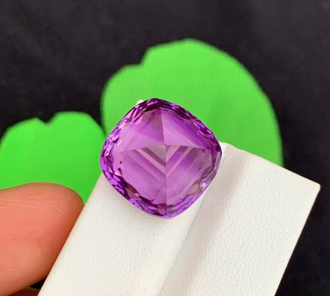 Natural Amethyst Gemstone: Exquisite Fancy Cut, February Birthstone (23.60 Carats) - 4