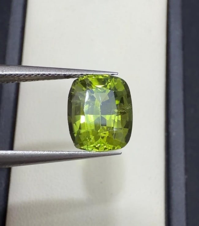 Natural Green Peridot Cushion Cut Gemstone For Jewelry - 3.30 Carat - 3