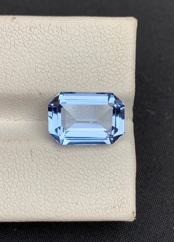 Emerald Cut Aquamarine Gemstone: Deep Blue, 4.30 Carats: Aquamarine Gemstone , SI1 Clarity , Emerald Cut , Jewelry / Ring ,Deep Blue Colored Aquamarine Loose Gemstone , 4.30 Carats. Weight : 4.30 Carats Dimensions : 12*9*6 mm. Zodiac sign : Pisces Birthston