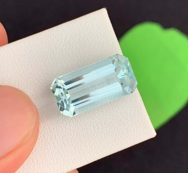 Natural Aquamarine Gemstone: 11.75 Carat Emerald Cut, Pakistan Origin - 3