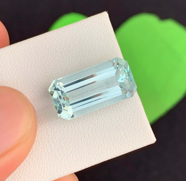 Natural Aquamarine Gemstone: 11.75 Carat Emerald Cut, Pakistan Origin - 4