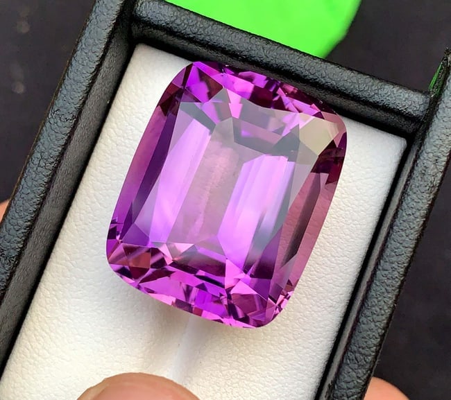 Natural Pinkish Purple Amethyst Gemstone: 47.60 Carat Cushion Cut - 4