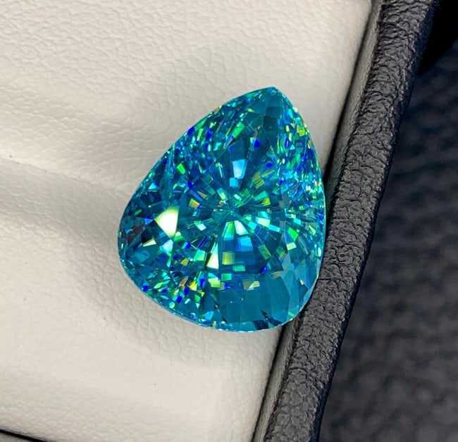 Natural Cambodia Blue Zircon 18.28 Carat Loose Gemstone - Large Faceted Blue Zircon for Ring Pendant - 5