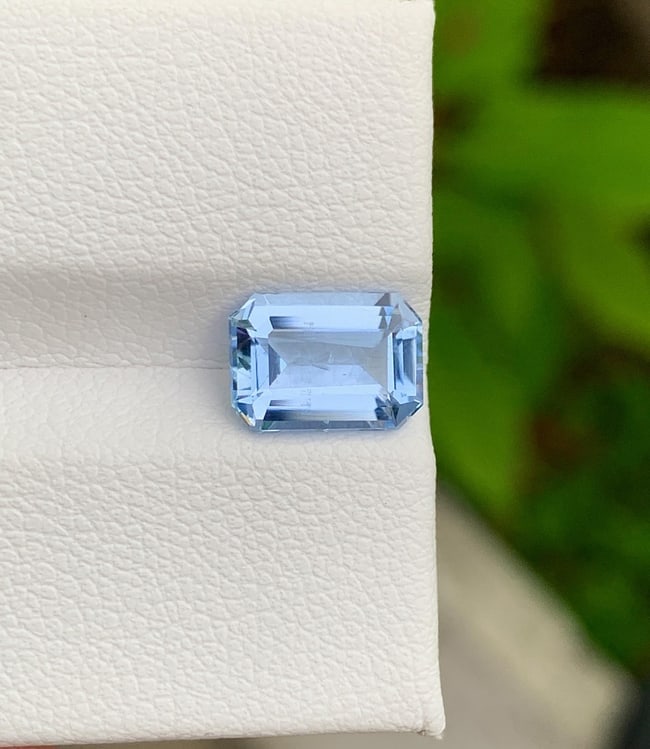 Santa Maria Aquamarine Gemstone: 1.81 Ct Emerald Cut Madagascar Beryl for Jewelry Making - 2