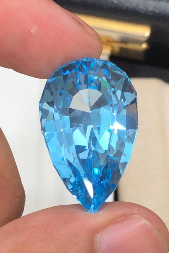 Natural Swiss Blue Topaz Gemstone Pear Cut For Jewellery - 46.30 Carat - 2