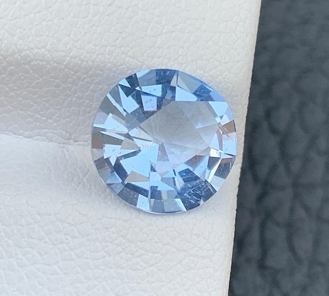 Santa Maria Aquamarine Gemstone: 3.00 CT Fancy Cut Beryl: Highlights Supplies for making crafts Materials: Gemstone: Aquamarine Carat weight: 3.00 Presenting here is a Magnificent Santa maria blue color aquamarine gemstone . This Aquamarine has a Crystal blu