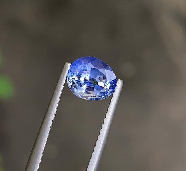 AIG Certified Faceted Blue Sapphire: 1.86 Carat Bi Color Oval Cut Gemstone - 2