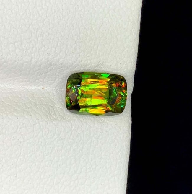 Green Chrome Sphene Gemstone: Lustrous Cushion Cut Titanite, June Birthstone: Highlights Supplies for making crafts Materials: Gemstone: Sphene Natural Chrome Sphene Titanite Gemstone, Full Fire Lustrous Green Sphene Cushion Cut for Ring June Birthstone Weight : 1.35 cts Dimens