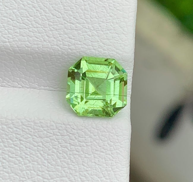 Natural Rutile Peridot Gemstone 2.19 Carat Green Loose Gemstone for Ring, Pendant & Custom Jewelry - 4
