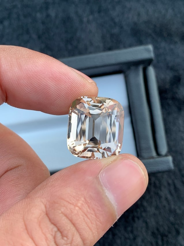 24.70Ct Sherry Topaz Gemstone: Faceted Cushion Cut: Materials: Gemstone: Topaz Carat weight: 24.70 Welcome to our Etsy shop, where the magic of handmade craftsmanship meets the timeless beauty of our Sherry Topaz Loose Gemstone. This Beautiful Sherry C