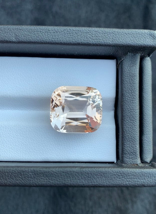 24.70Ct Sherry Topaz Gemstone: Faceted Cushion Cut - 6