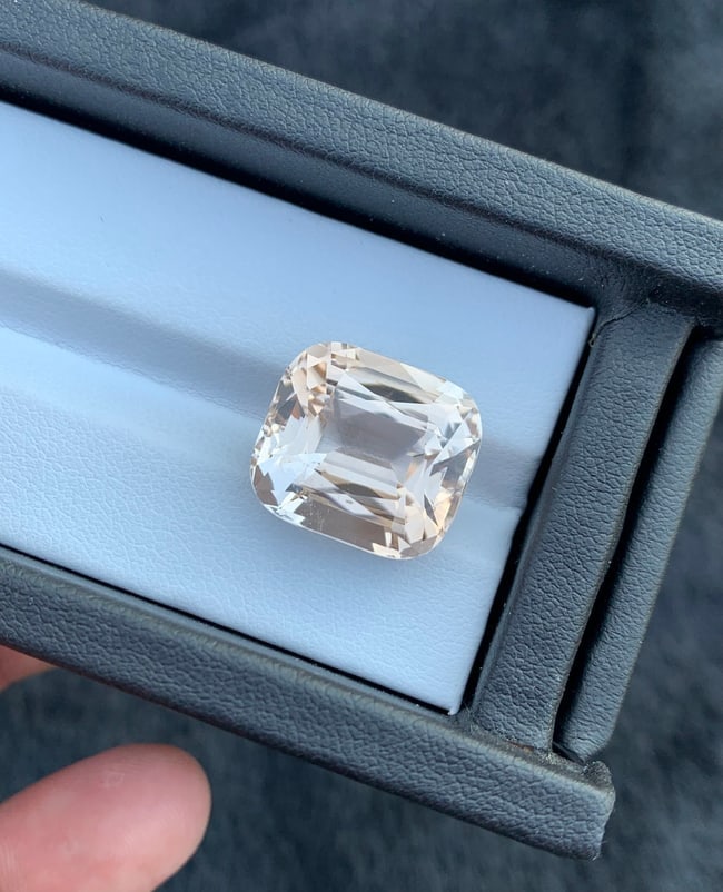 24.70Ct Sherry Topaz Gemstone: Faceted Cushion Cut - 7