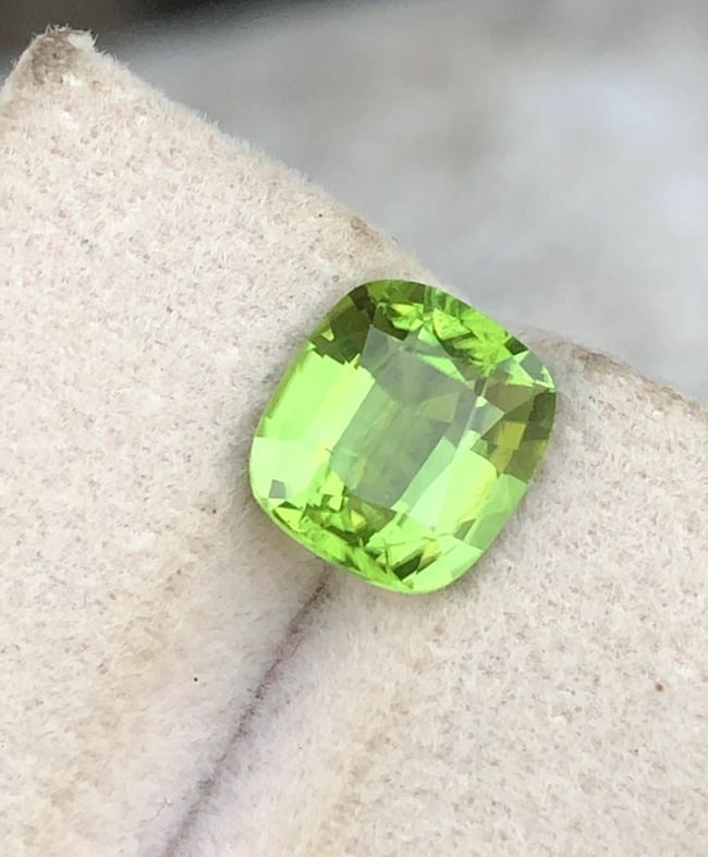 Natural Green Peridot Cushion Cut Gemstone For Engagement Ring - 3.195 Carat - 4