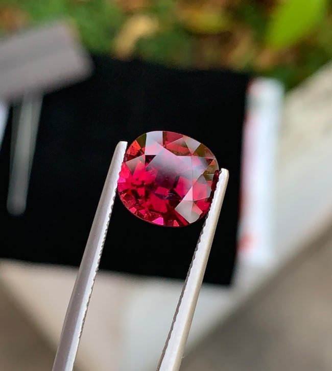 Tanzania Natural Cerise Pink Garnet Gemstone: 4.57 Carat Faceted For Ring: Highlights Supplies for making crafts Materials: Gemstone: Garnet Carat weight: 4.57 Presenting a beautiful natural Garnet gemstone weighing 4.57 carats, sourced from the renowned gemstone regions of