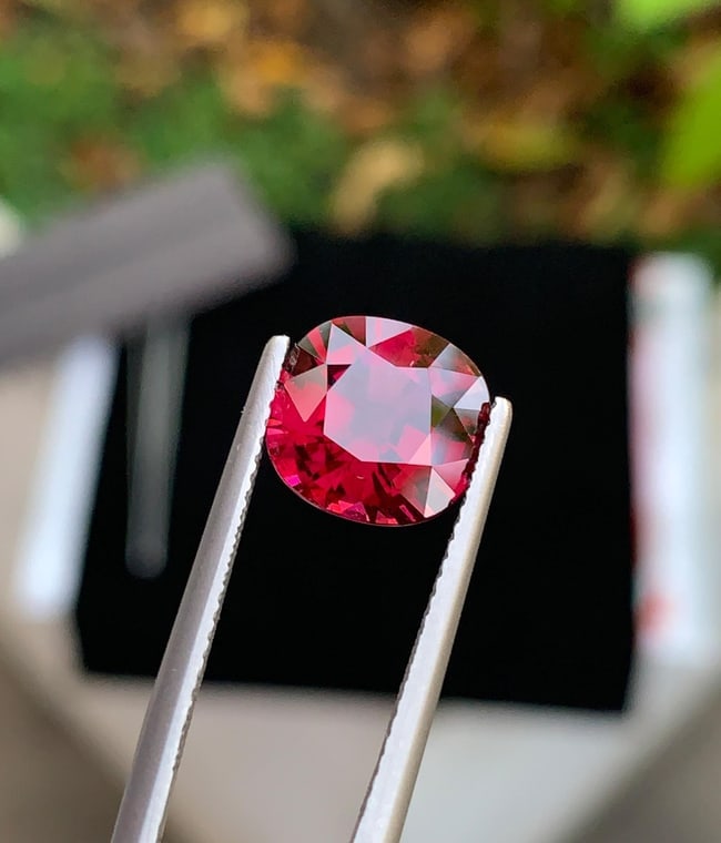 Tanzania Natural Cerise Pink Garnet Gemstone: 4.57 Carat Faceted For Ring - 2