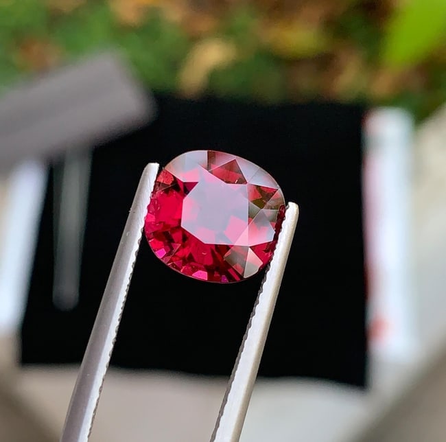 Tanzania Natural Cerise Pink Garnet Gemstone: 4.57 Carat Faceted For Ring - 3