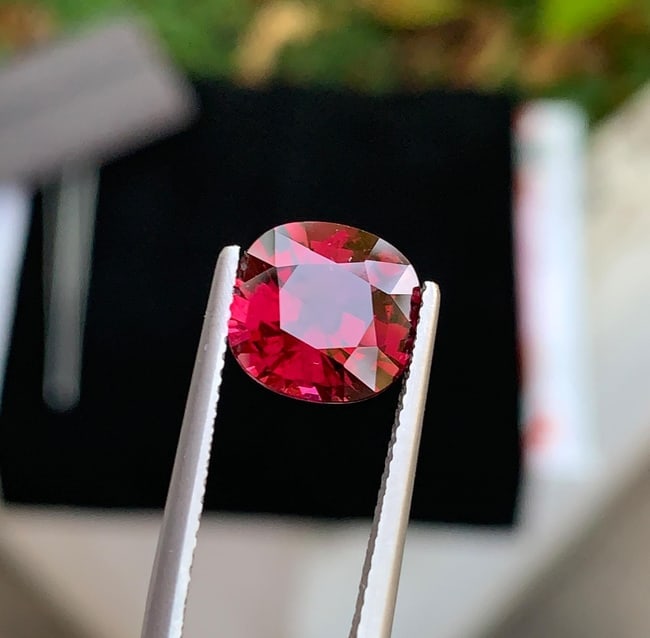 Tanzania Natural Cerise Pink Garnet Gemstone: 4.57 Carat Faceted For Ring - 5
