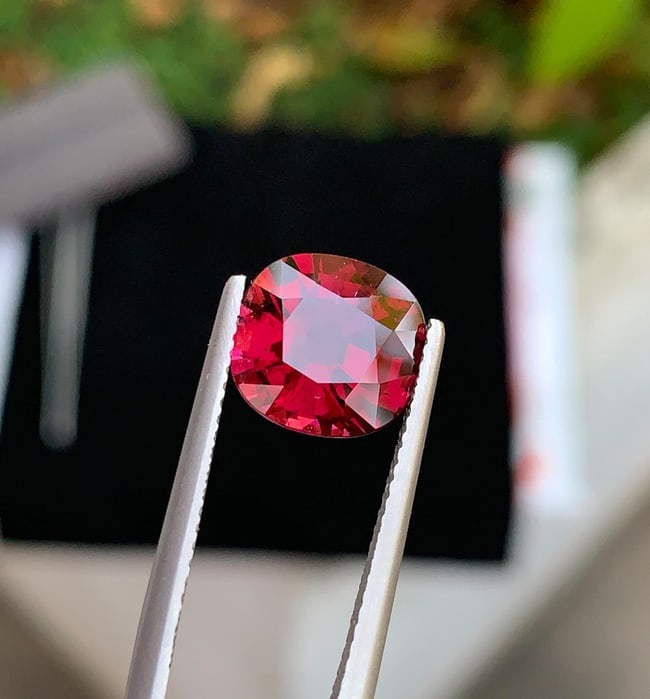 Tanzania Natural Cerise Pink Garnet Gemstone: 4.57 Carat Faceted For Ring - 6