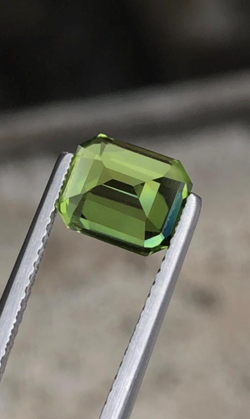 Apple Green Peridot Gemstone: 2.70 Carat Emerald Cut, Pakistan Origin - 10