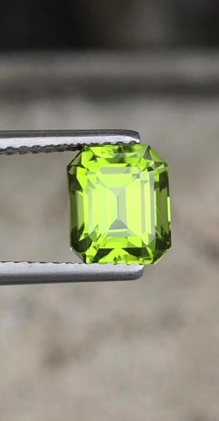 Apple Green Peridot Gemstone: 2.70 Carat Emerald Cut, Pakistan Origin - 3