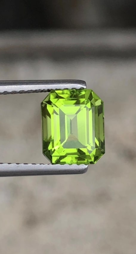 Apple Green Peridot Gemstone: 2.70 Carat Emerald Cut, Pakistan Origin - 6