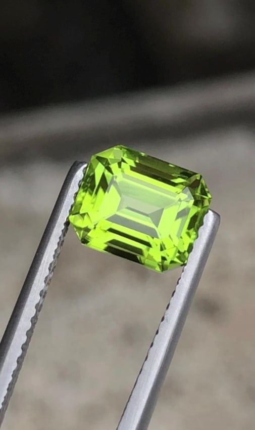 Apple Green Peridot Gemstone: 2.70 Carat Emerald Cut, Pakistan Origin - 7